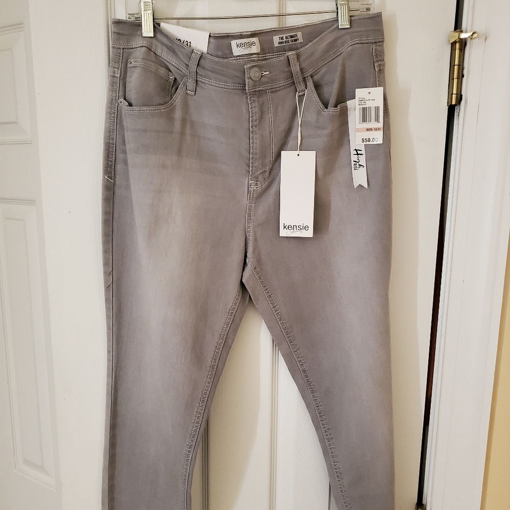 (NEW) SIZE 12 GRAY SKINNY ANKLE PANTS